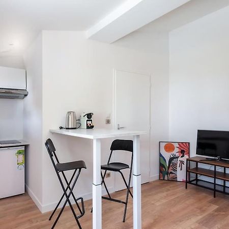 Lumignons Lyonnais - Doua Apartment Villeurbanne Ngoại thất bức ảnh
