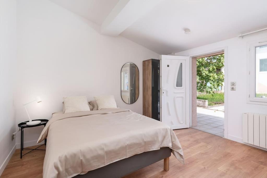 Lumignons Lyonnais - Doua Apartment Villeurbanne Ngoại thất bức ảnh