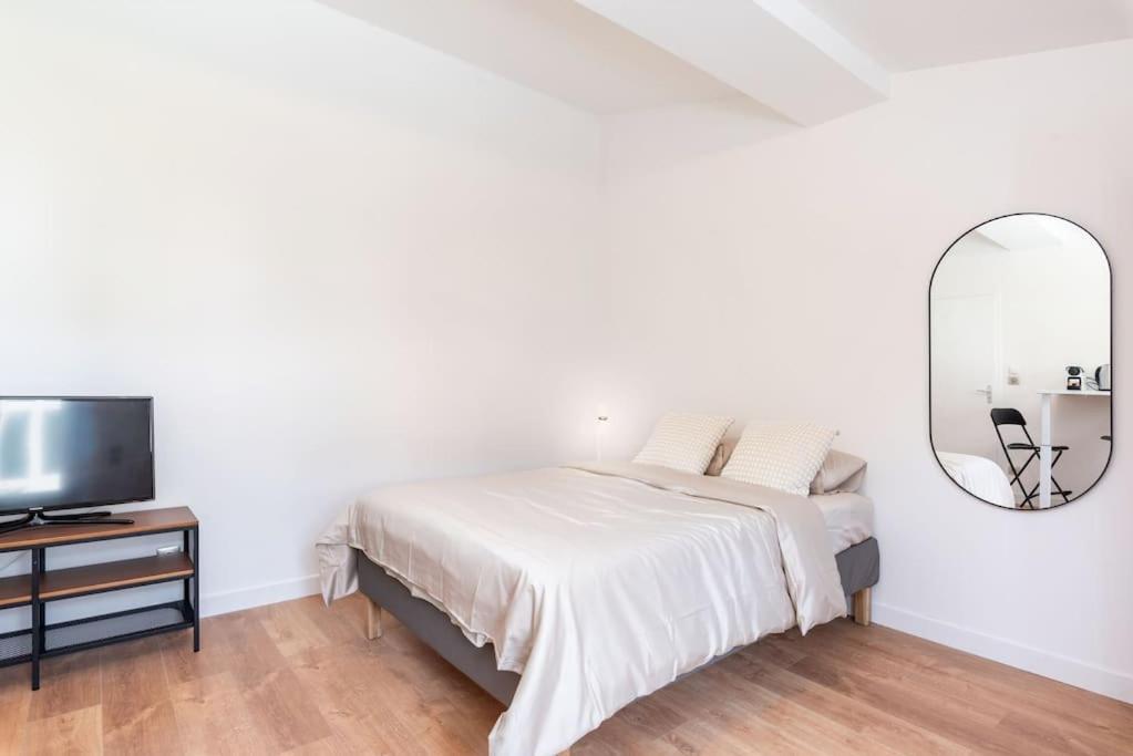 Lumignons Lyonnais - Doua Apartment Villeurbanne Ngoại thất bức ảnh