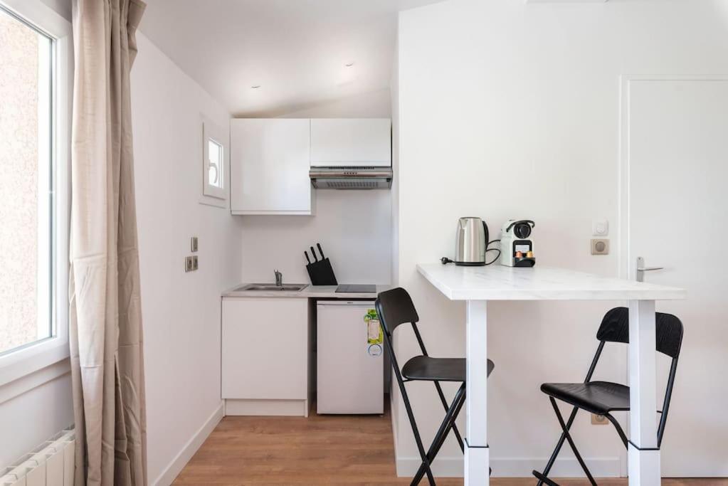 Lumignons Lyonnais - Doua Apartment Villeurbanne Ngoại thất bức ảnh